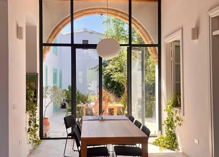 Timeless Gem In Old * Nicosie